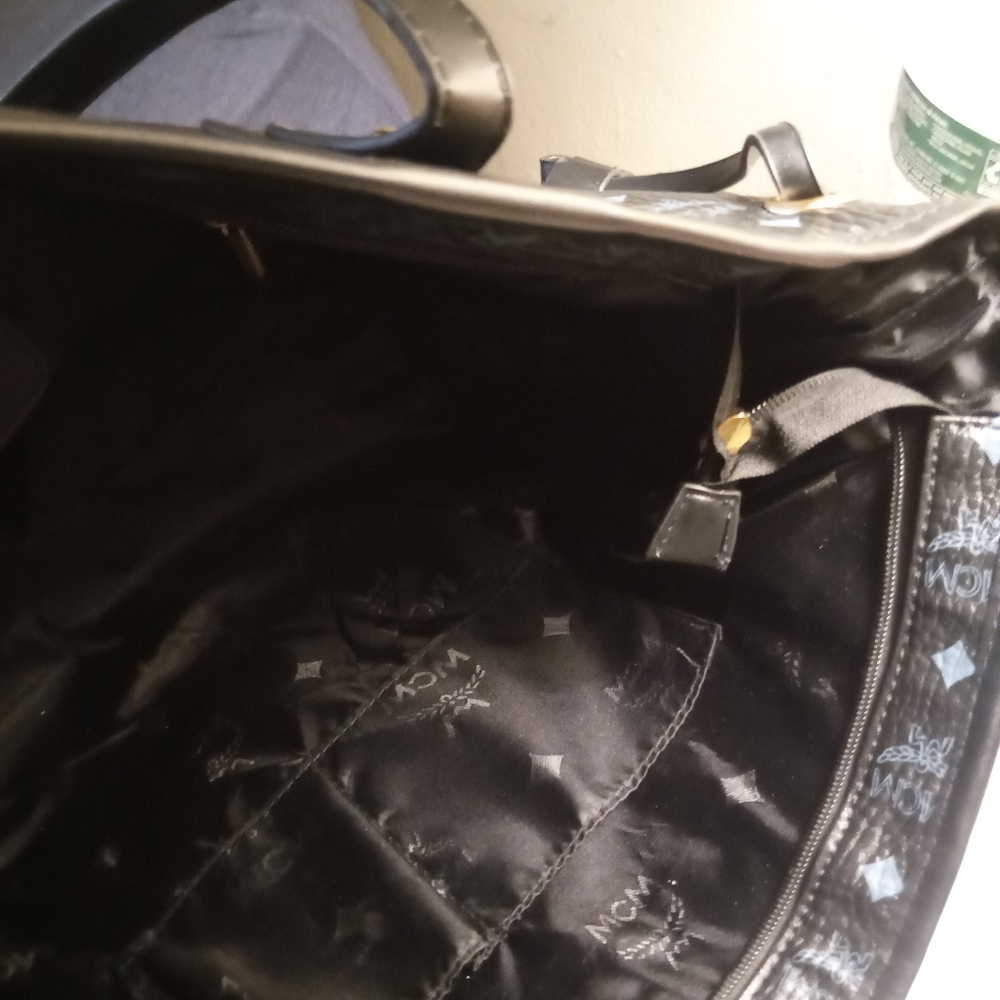 Handbag - Picture 3 of 4